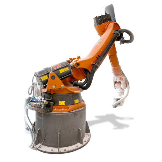 Auf dem Bild ist ein Industrieroboterarm in orange-schwarzer Farbe zu sehen.