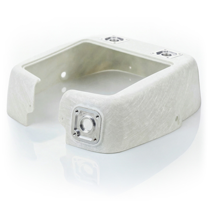 Das Bild zeigt ein Kunststoffgehäuse mit metallischen Befestigungselementen.